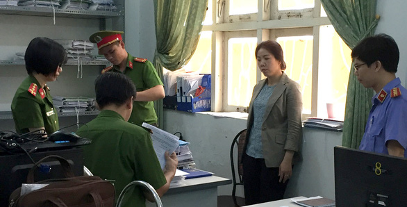 Phú[-]Yên[-]Bắt[-]nguyên[-]trưởng[-]phòng[-]tài[-]nguyên[-]môi[-]trường[-]huyện[-]Đông[-]Hòa